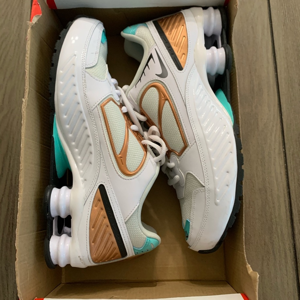 Women Nike Shox Enigma